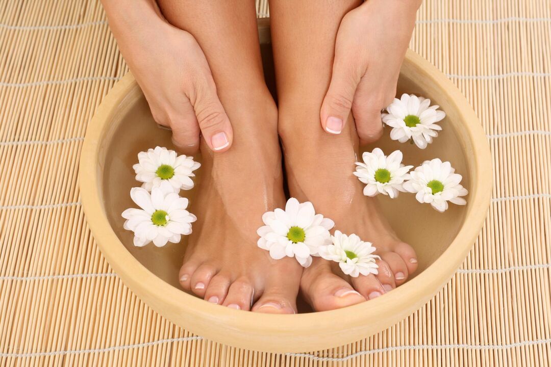 therapeutic bath for the treatment of varicose veins